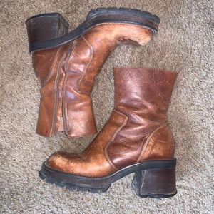 8.5 W Steve Madden square toed brown leather boots